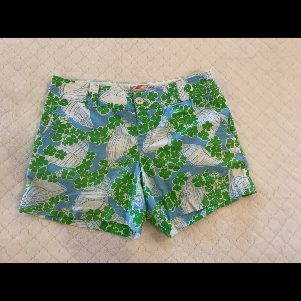 SOLD! Lilly Pulitzer Shorts Size 4